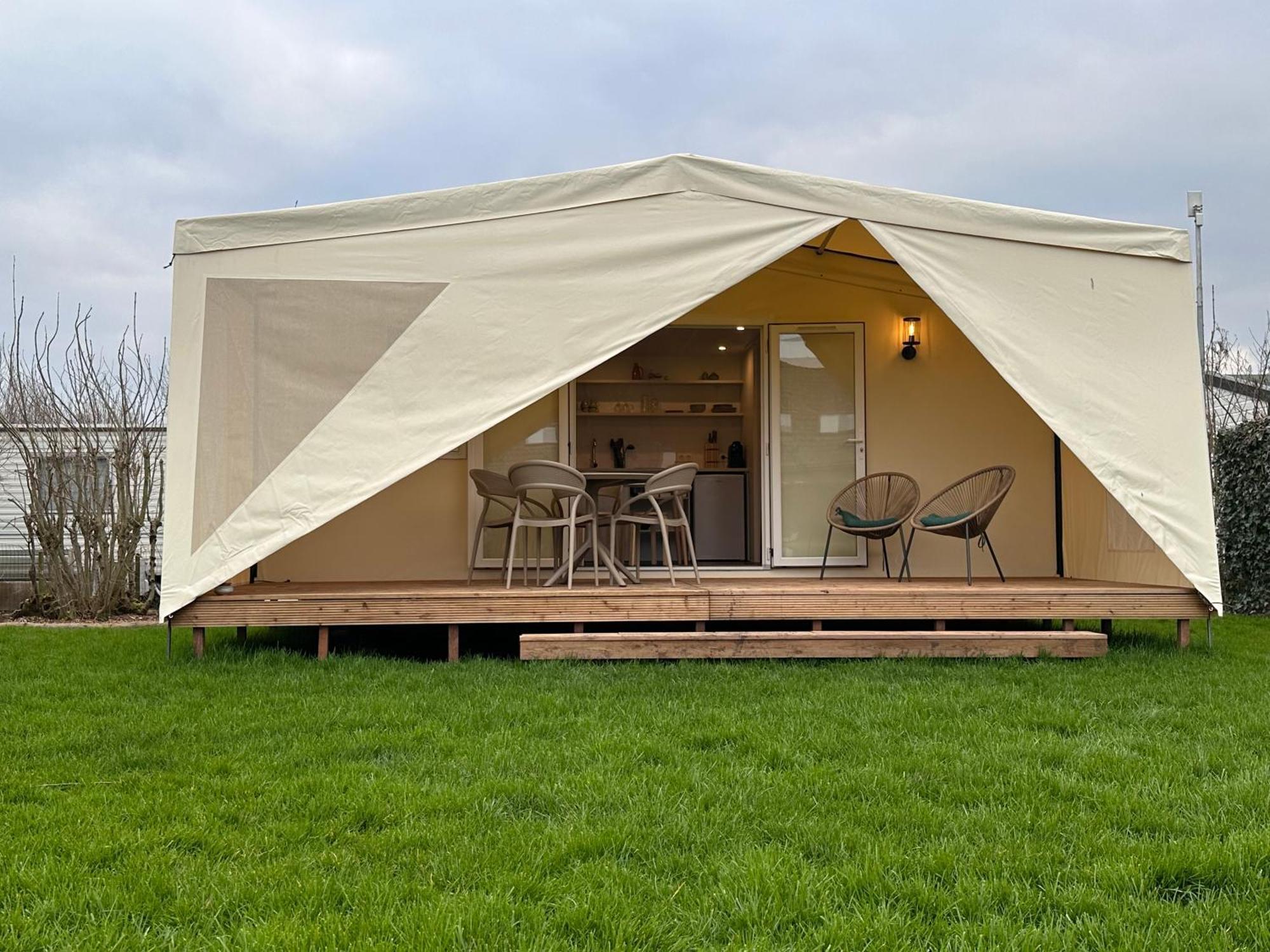 Glamping De Hof Van Eeden Warmond Εξωτερικό φωτογραφία