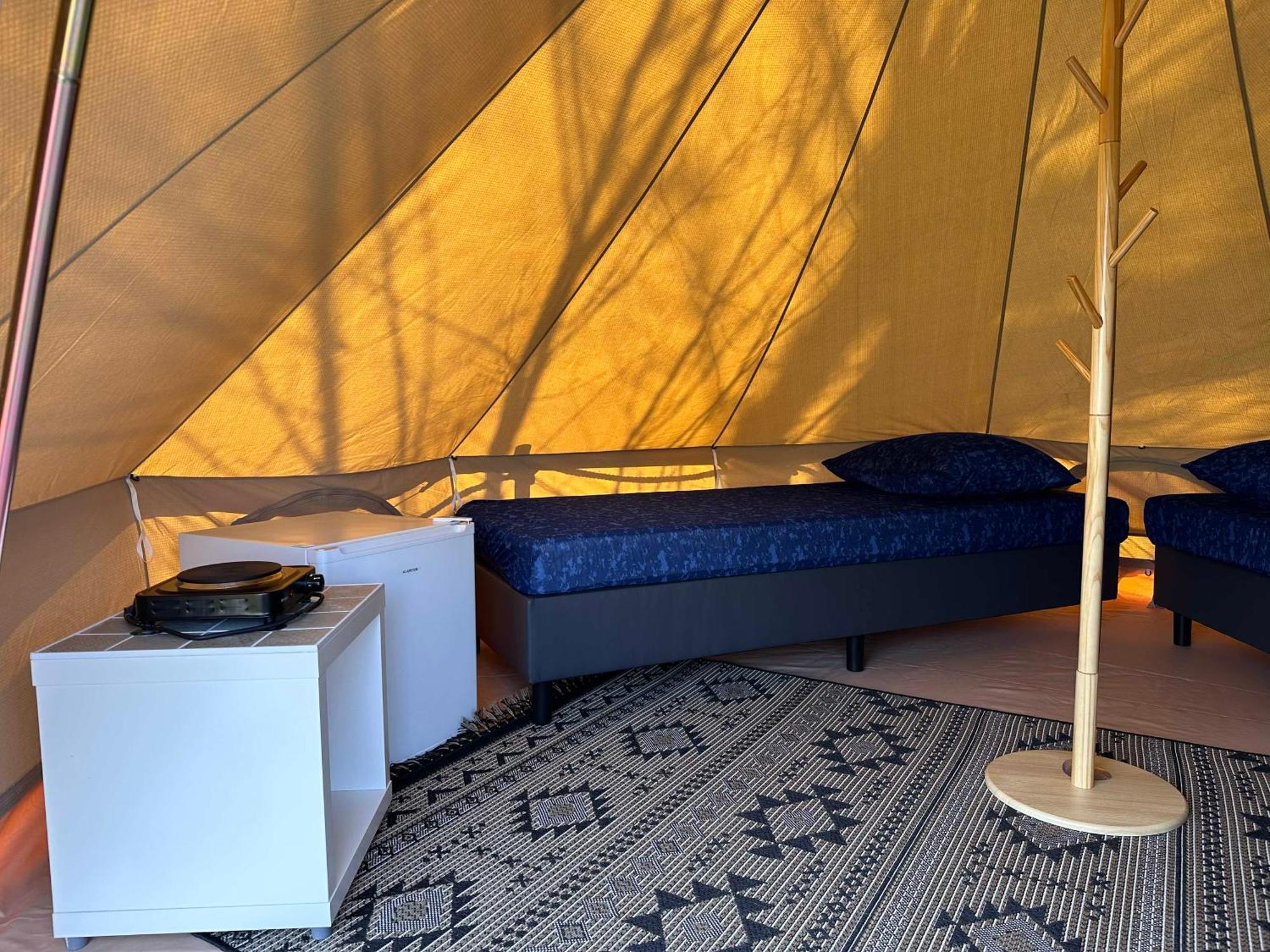 Glamping De Hof Van Eeden Warmond Εξωτερικό φωτογραφία